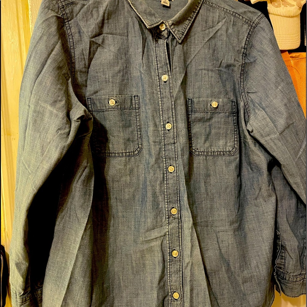 CLEARANCE SALE Women’s chambray loose fitted shirt